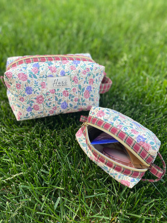 Roses on cream Toiletry / Travel Pouches