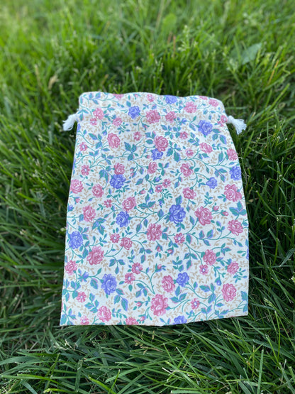 Rose on Cream Drawstring Bags