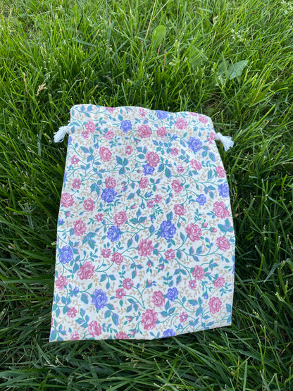 Rose on Cream Drawstring Bags